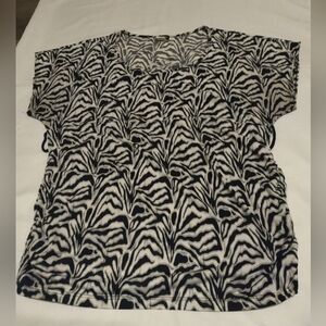 🖤 4/$10 julie's closet Black and White Zebra Print Short Sleeve Top
